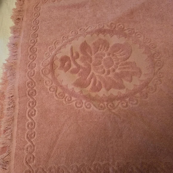 Vintage 1970s Cannon Monticello Bath Towel - Picture 4 of 4